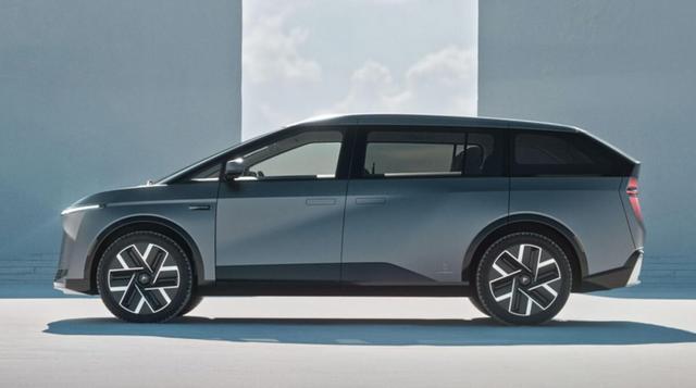 富士康汽車來了,車長5130mm,提供6座/7座布局,綜合續航660公里