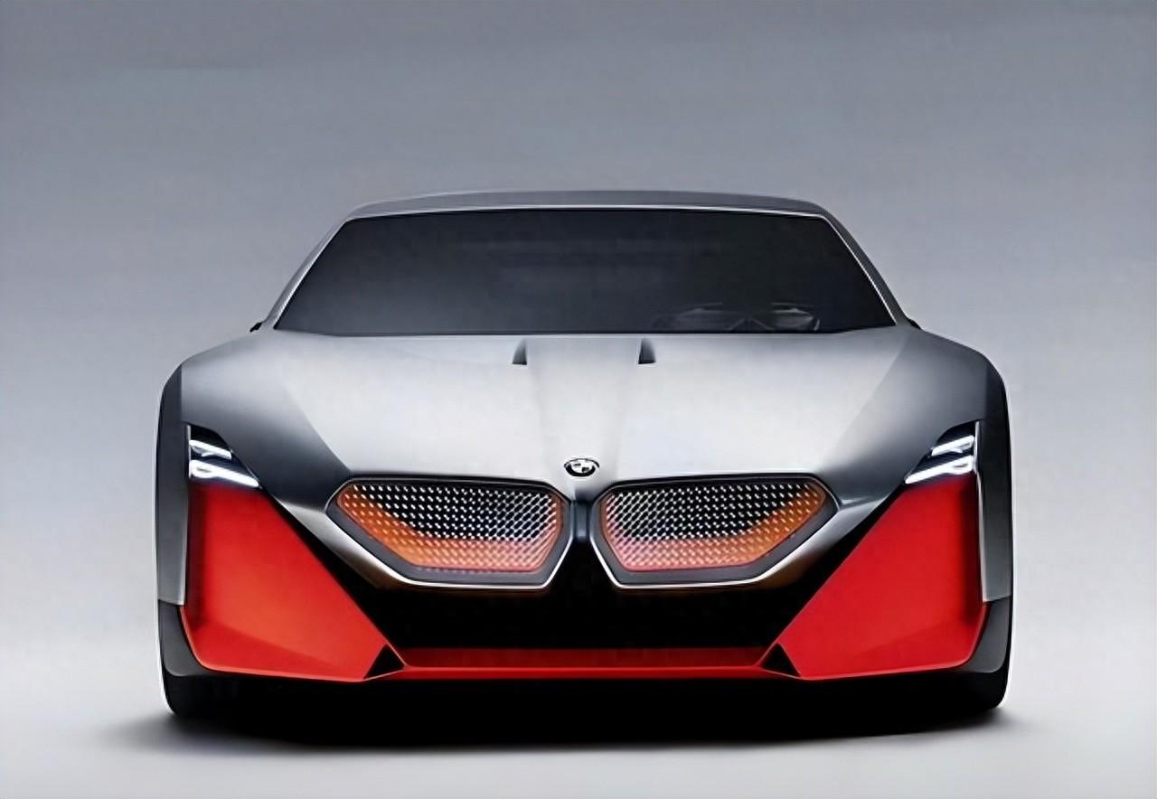 寶馬i8繼任車型,雙門轎跑式車身,搭載四電機系統,支持800V快充