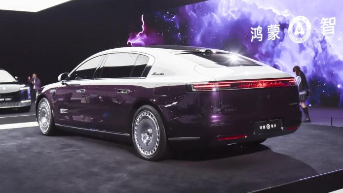 智能的百萬(wàn)級(jí)豪車 尊界S800