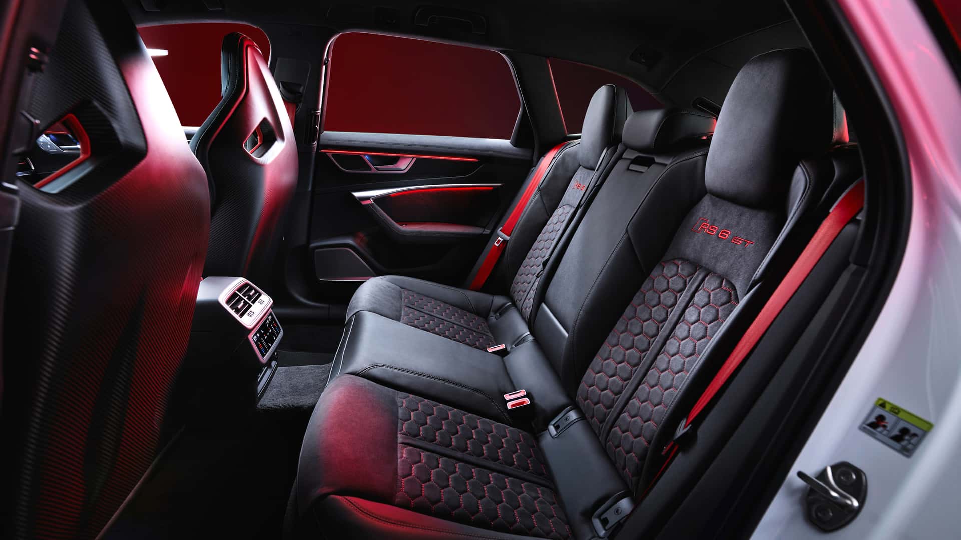 限量66臺 奧迪RS 6 Avant GT將于12月26日預(yù)售 3.3秒破百